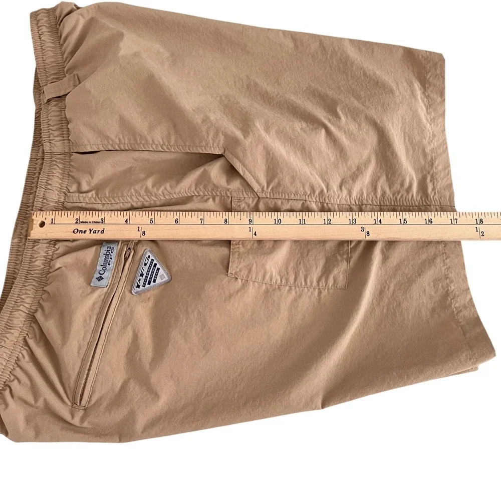 Columbia‎ PFG Performance Fishing Shorts Tan Mens XL Pockets Outdoor Athletic